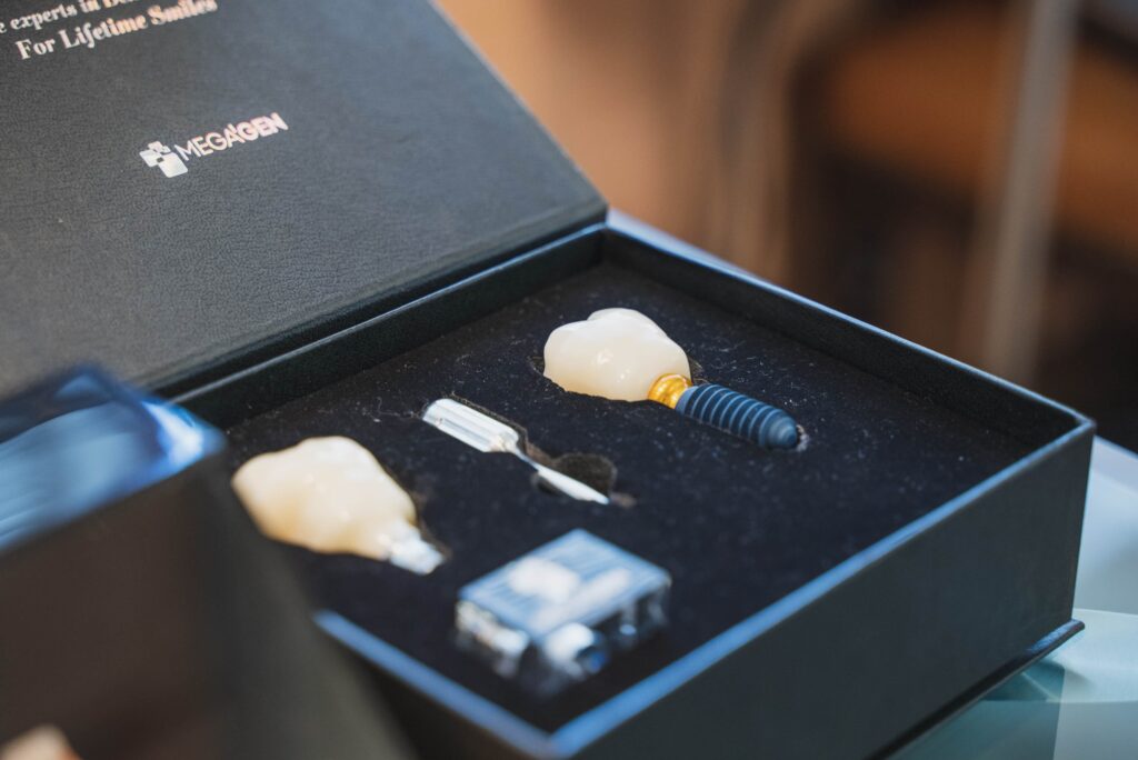 インプラントの部品